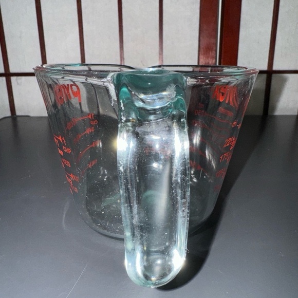 Pyrex 1 Cup Glass Measuring Cup Red Lettering Open Handle - Picture 6 of 11